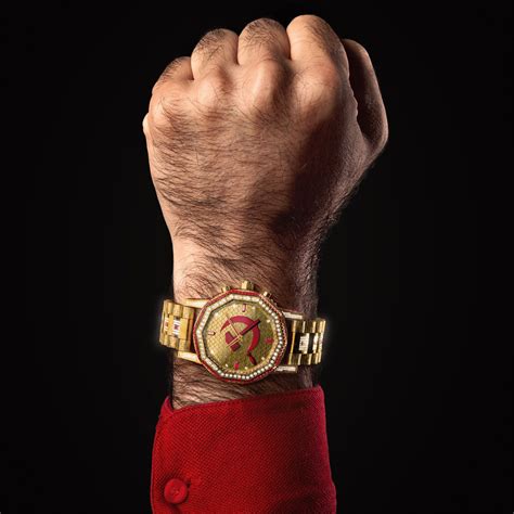 fedez comunista col rolex|J.